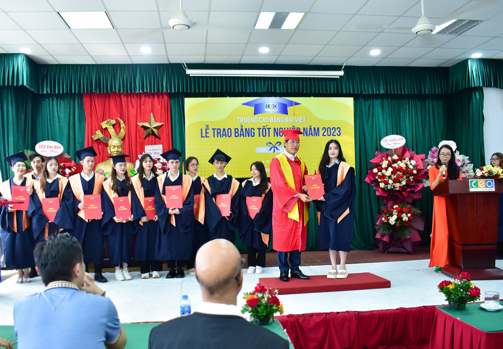 Lễ bế giảng Cao đẳng Đại Việt